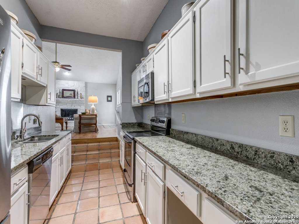 15115 Forest Country