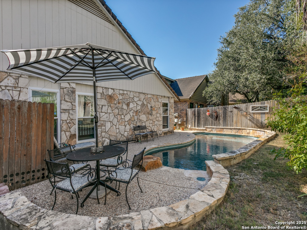 15115 Forest Country