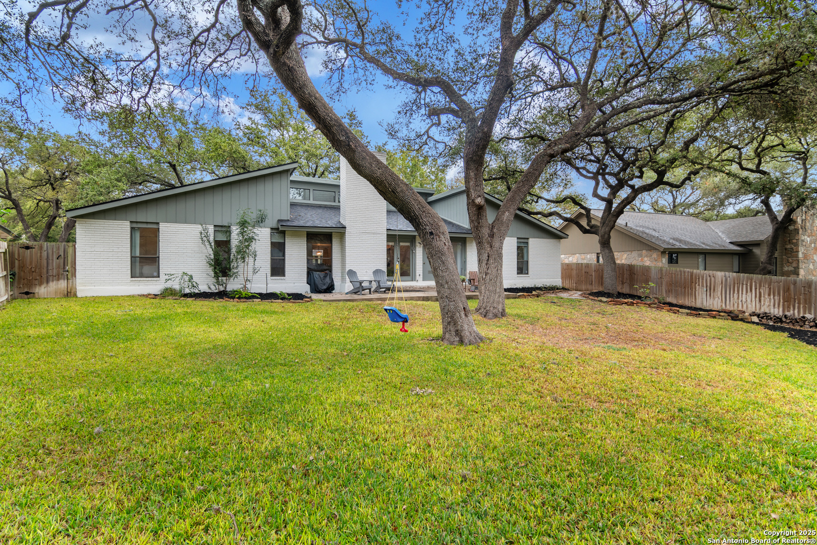 15823 Rothbury Ln
