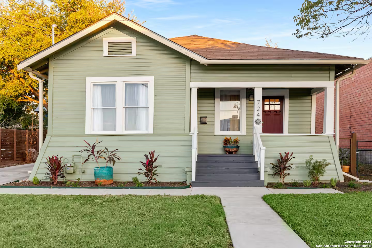 724 N Cherry