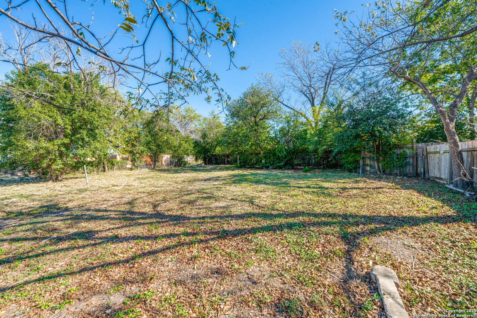 910 North Hackberry