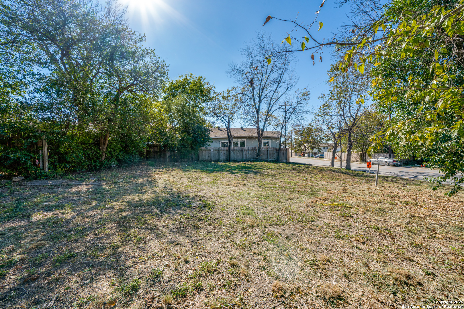 910 North Hackberry