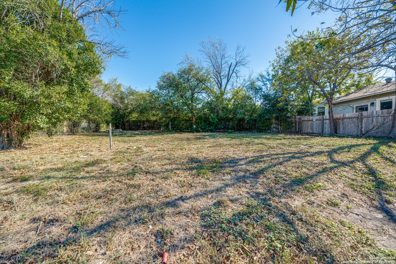 910 North Hackberry