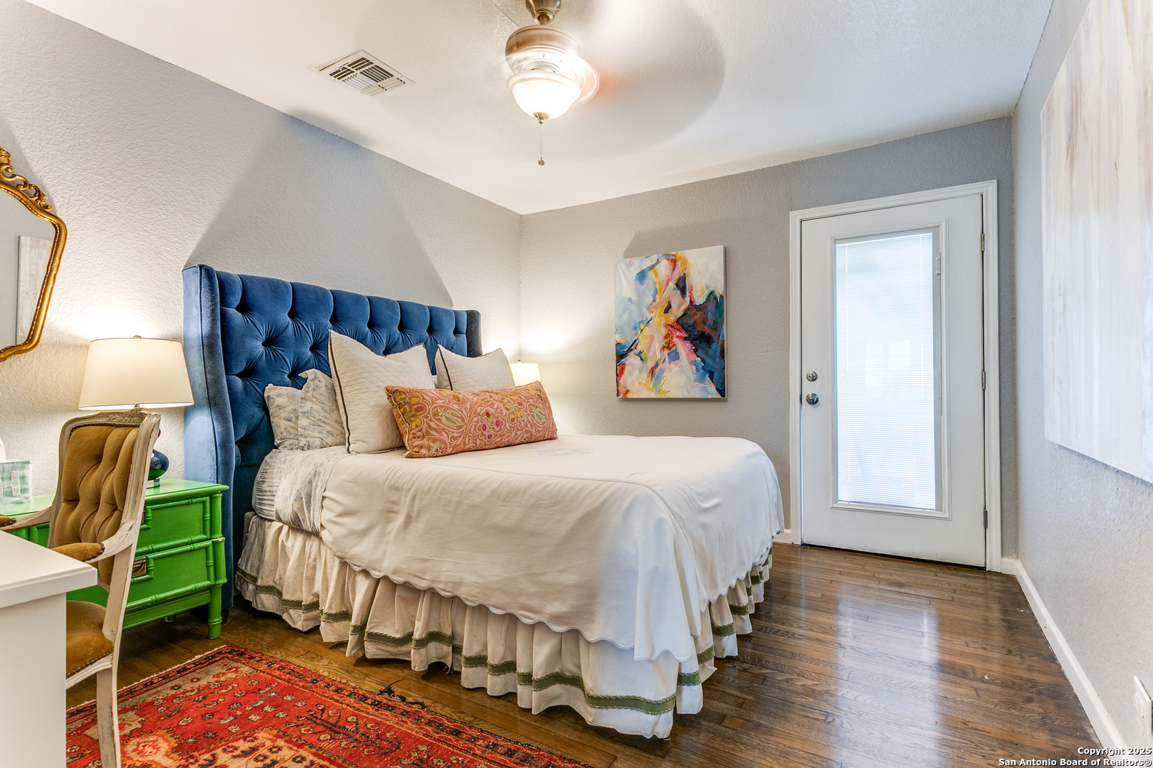 426 E Hathaway