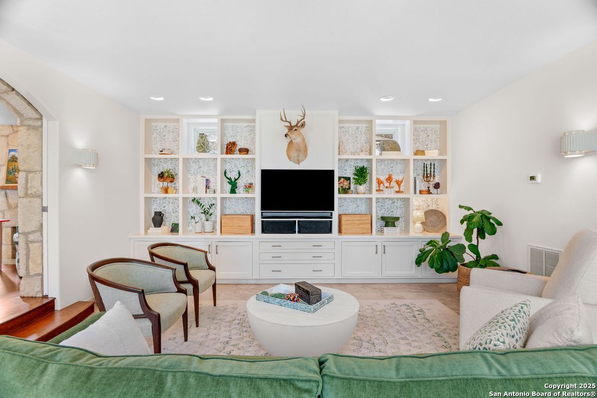 239 Belvidere