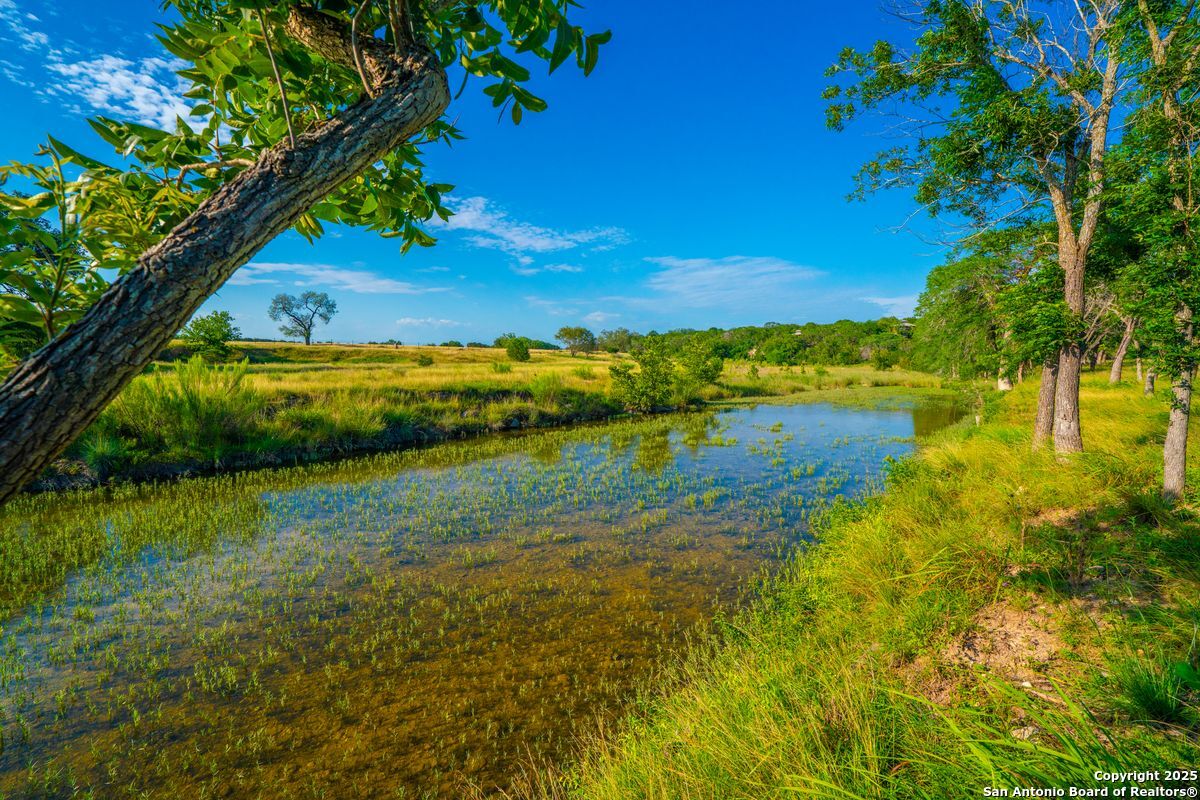 112 Majestic Oaks Drive