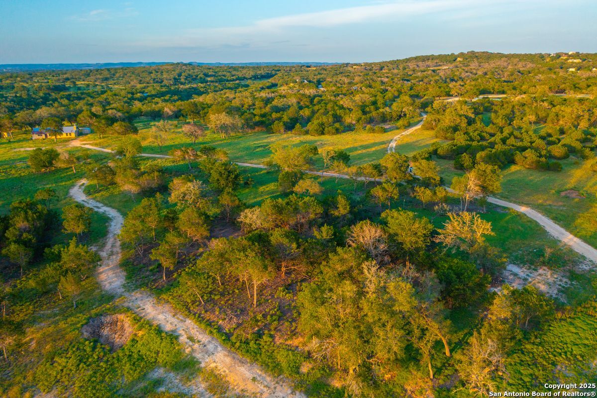 112 Majestic Oaks Drive