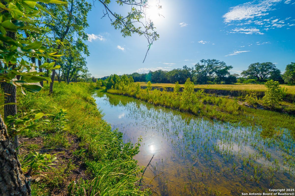 112 Majestic Oaks Drive