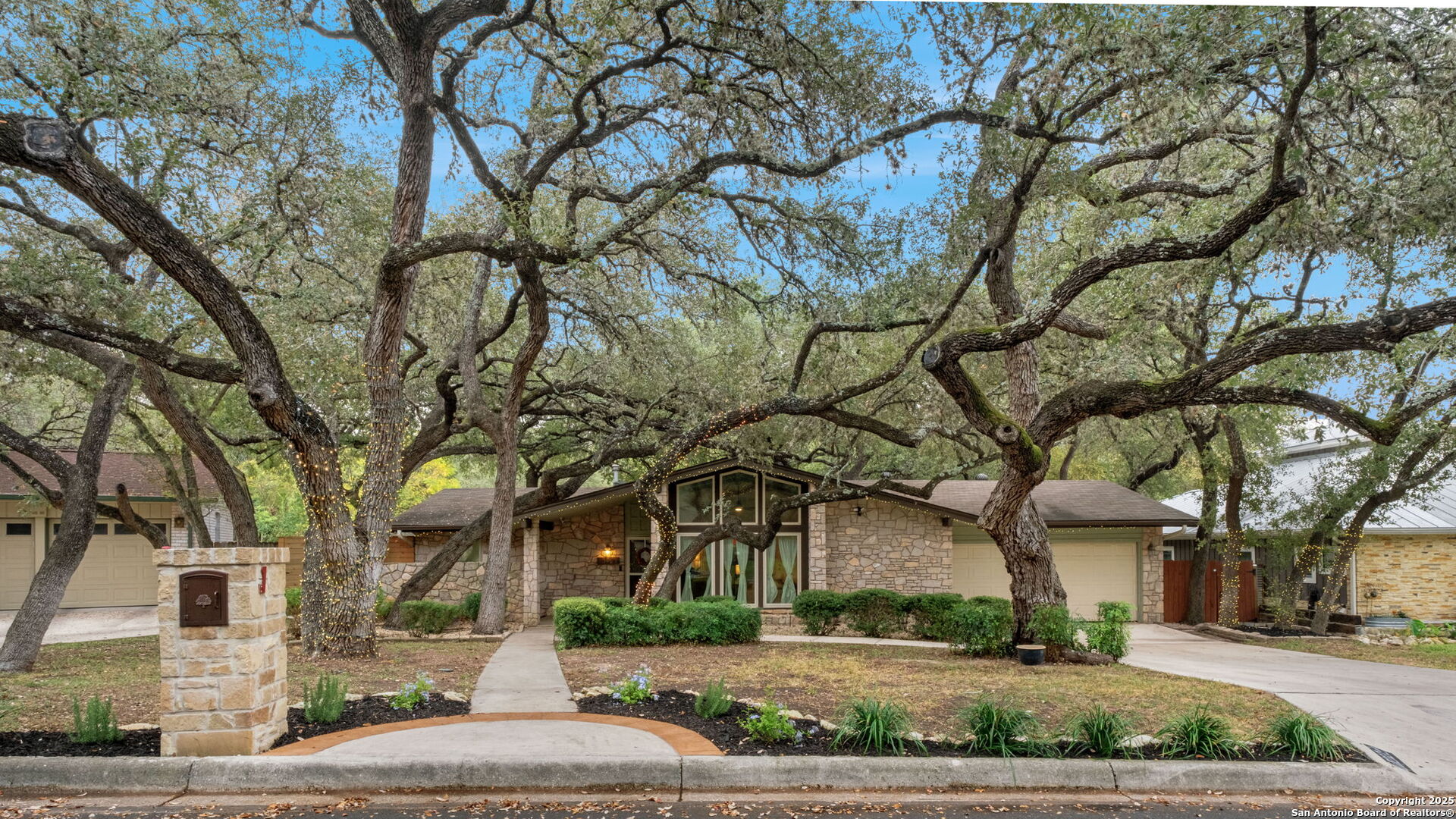 10922 Whispering Wind