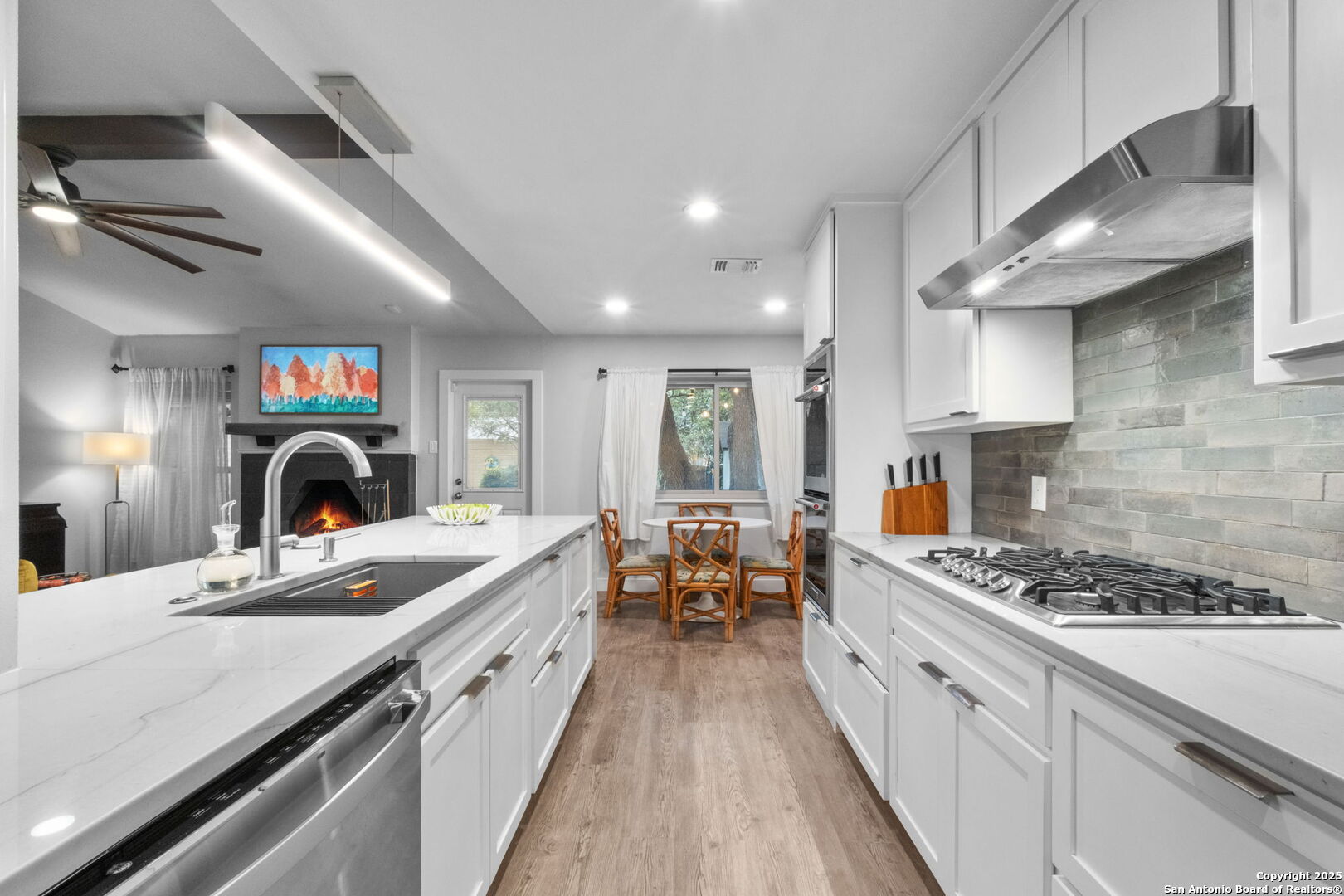 10922 Whispering Wind