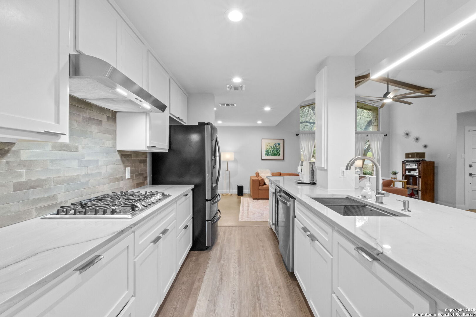 10922 Whispering Wind