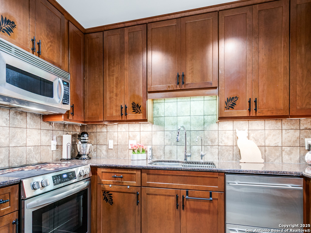 1 Towers Park Ln 316