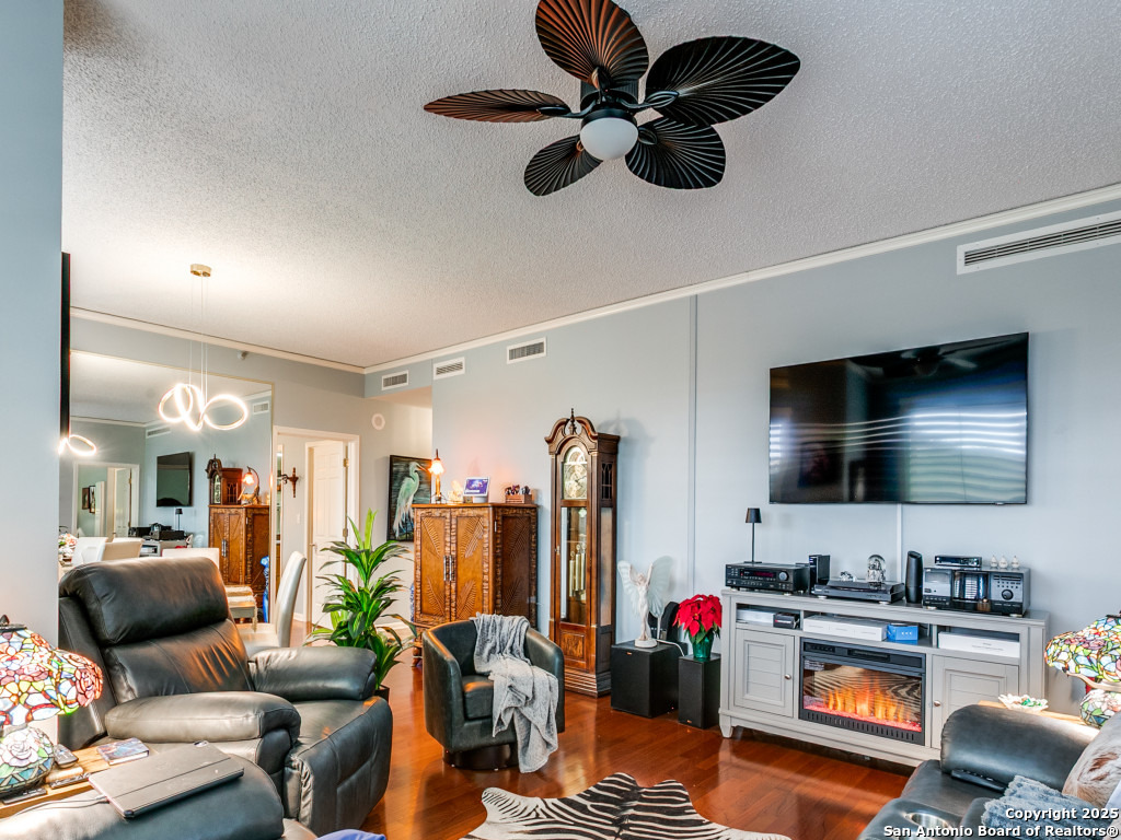 1 Towers Park Ln 316