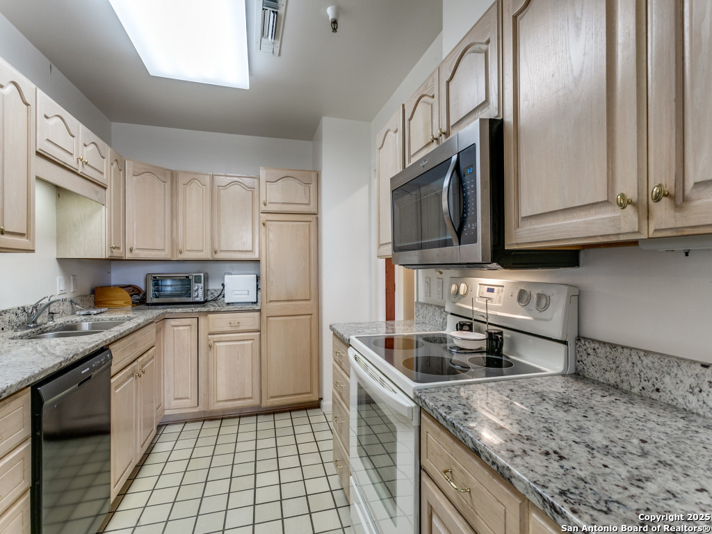 1 Towers Park Ln 1511