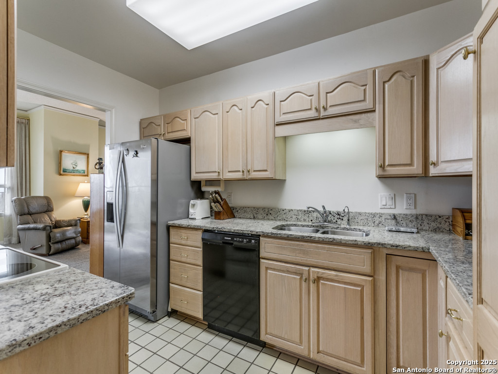 1 Towers Park Ln 1511