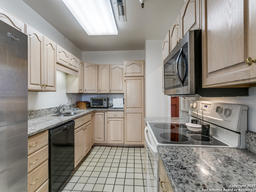 1 Towers Park Ln 1511