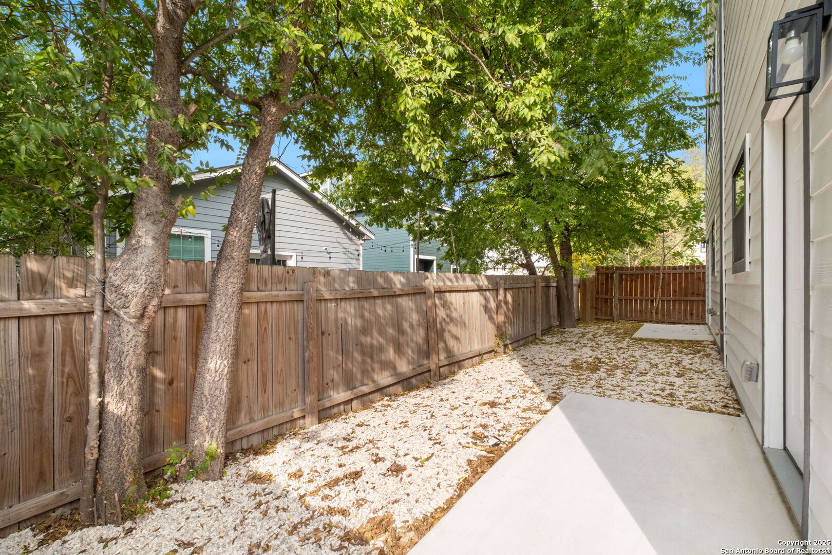 627 S Olive St, #101,102