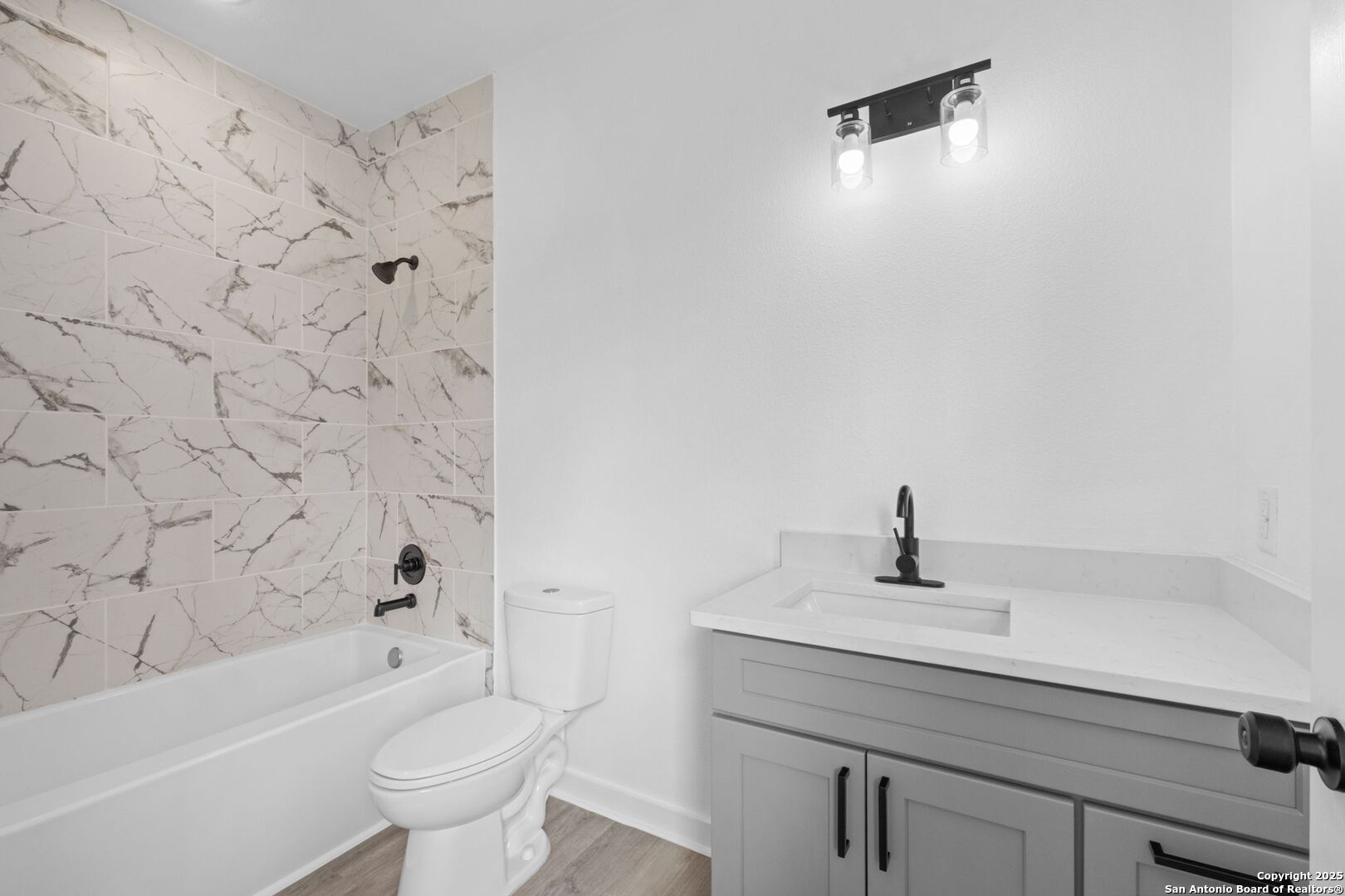 627 S Olive St, #101,102