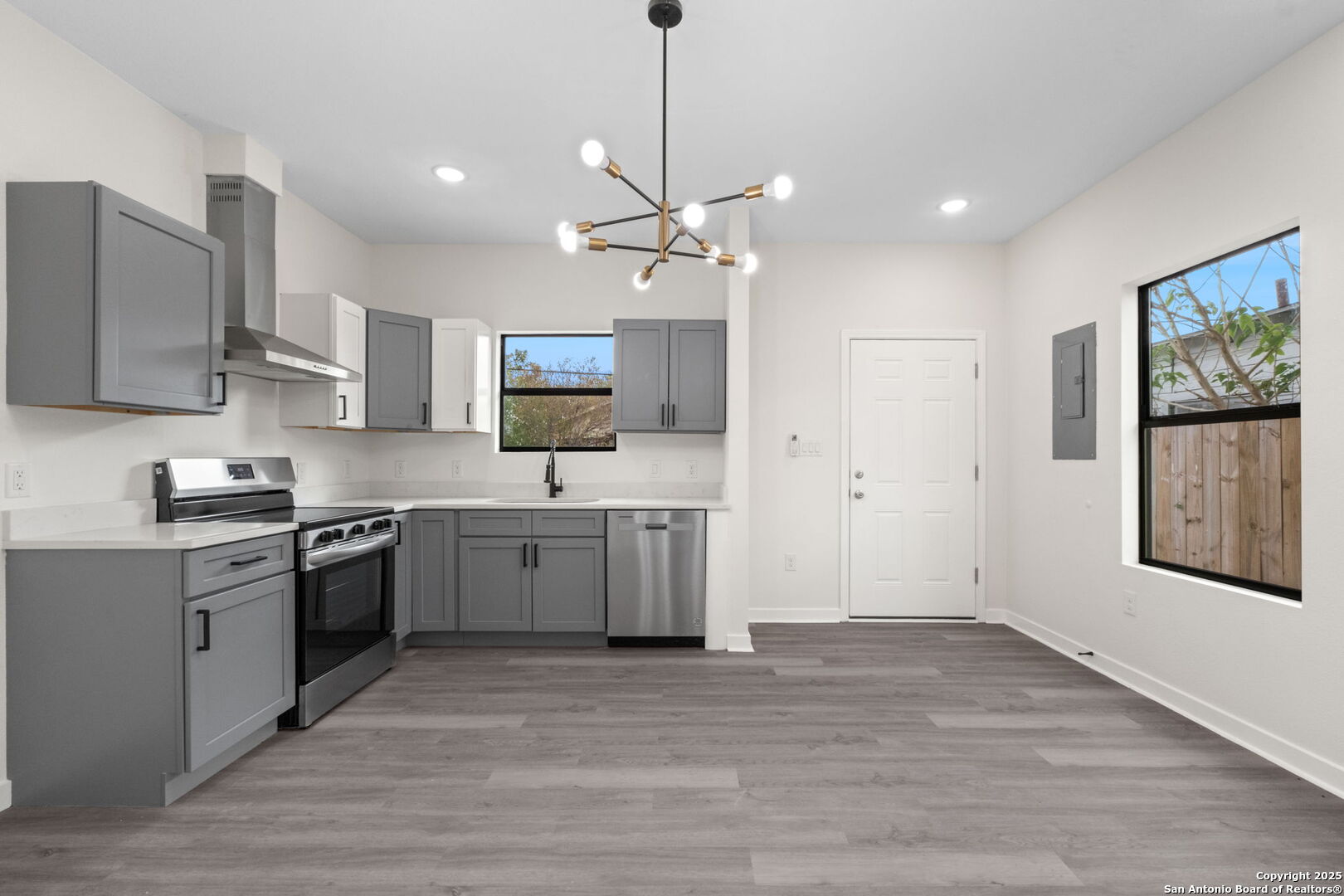 627 S Olive St, #101,102