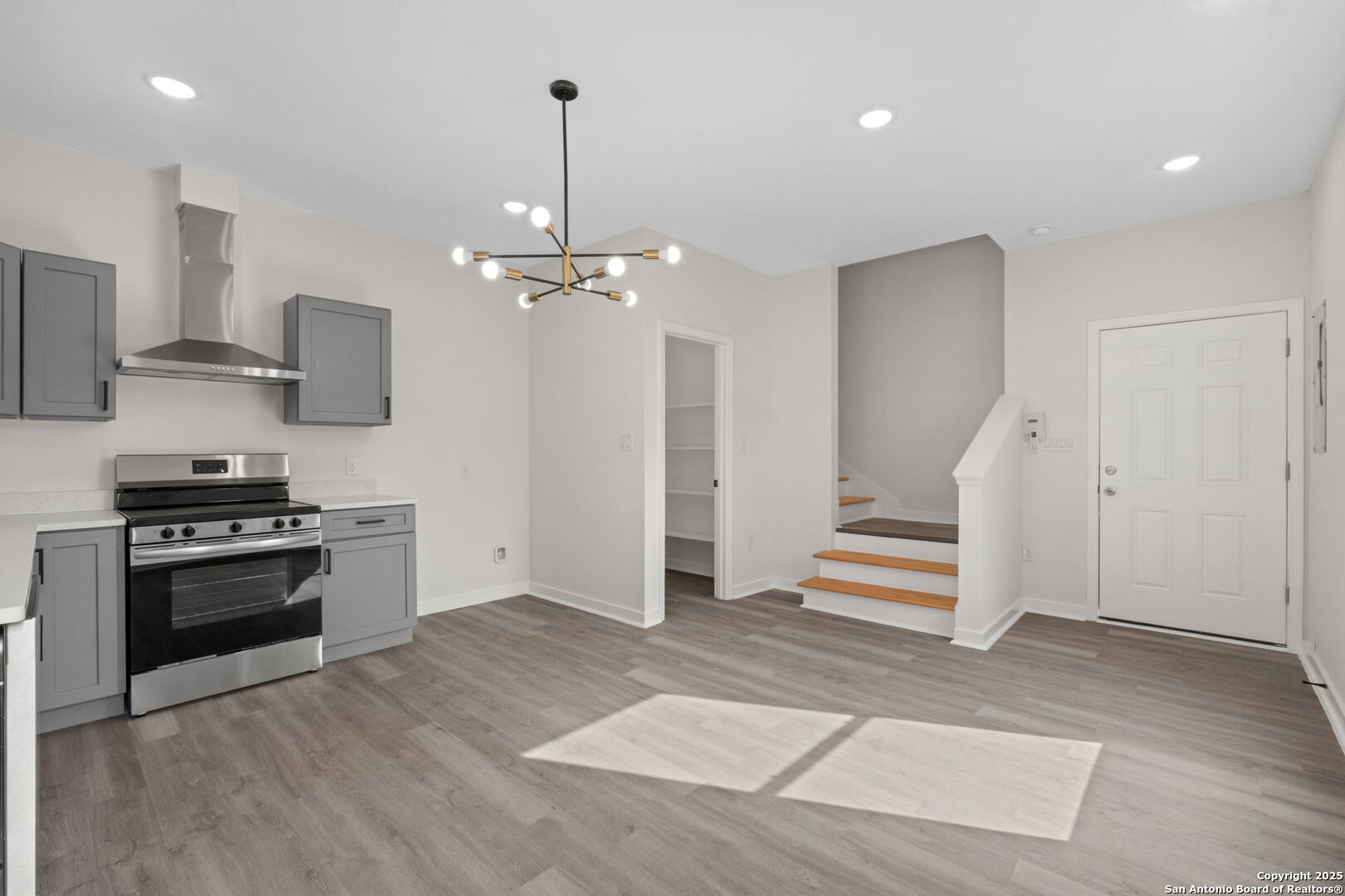 627 S Olive St, #101,102