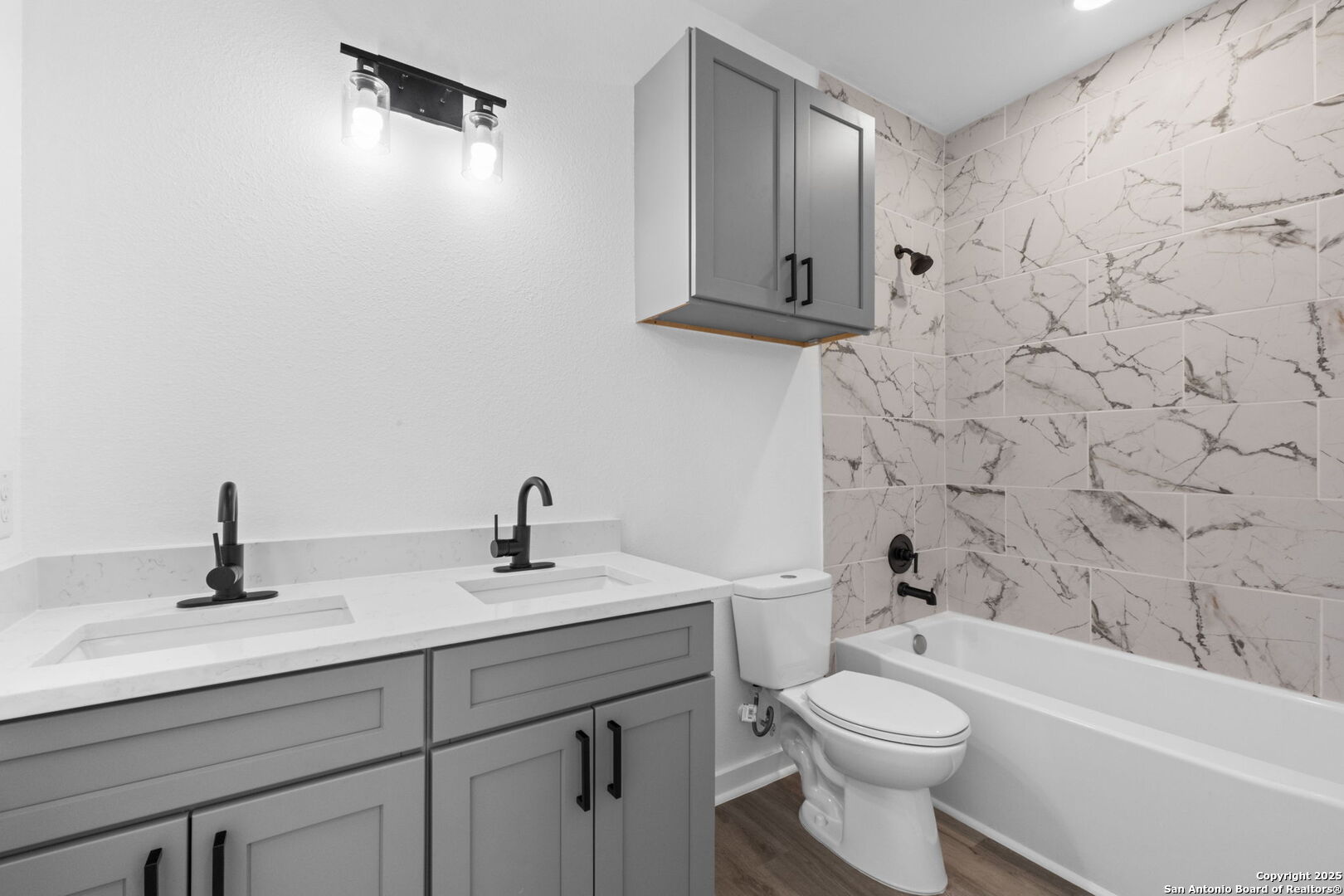 627 S Olive St, #101,102