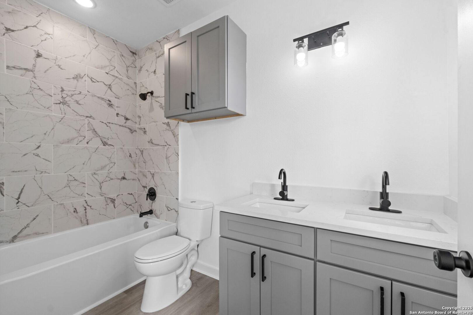 627 S Olive St, #101,102