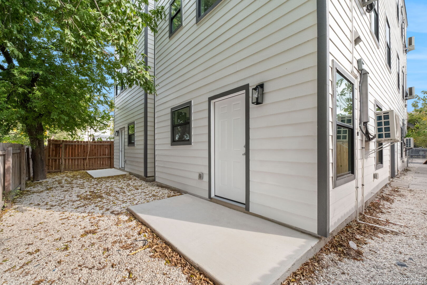 627 S Olive St, #101,102