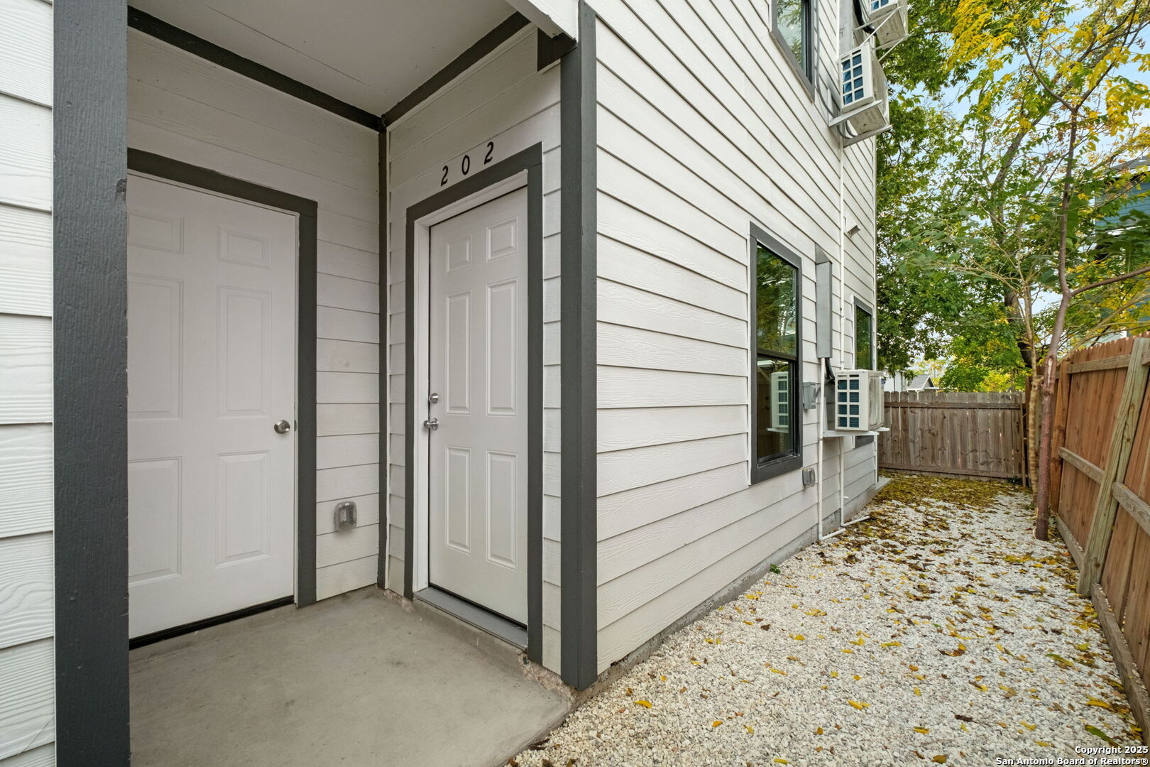 627 S Olive St, #201,202