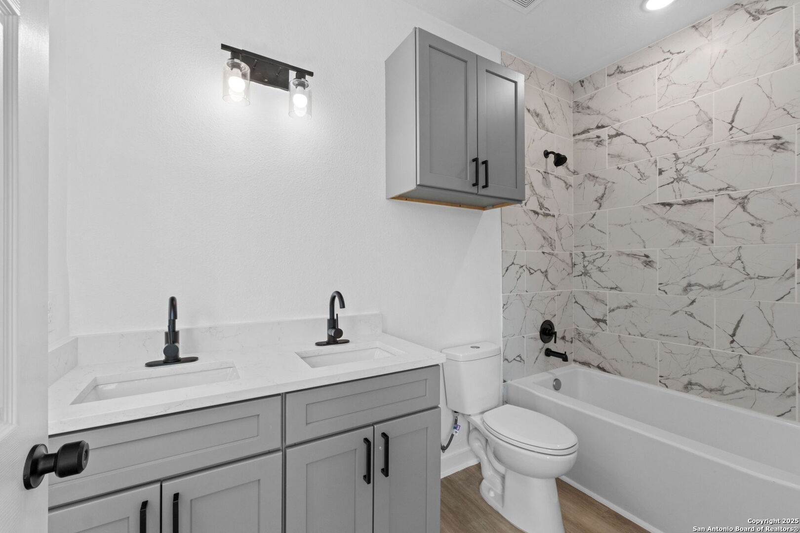 627 S Olive St, #201,202