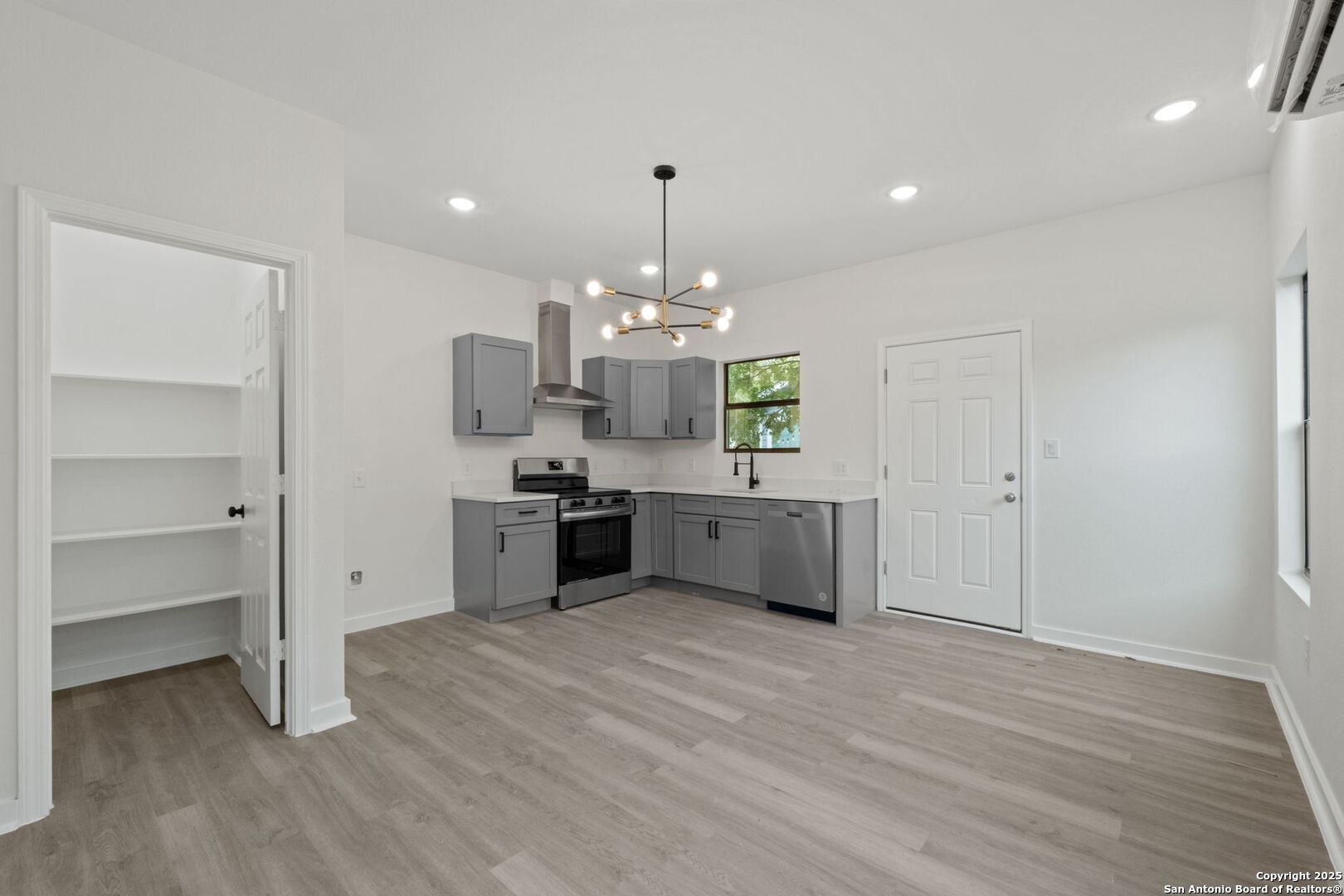 627 S Olive St, #201,202