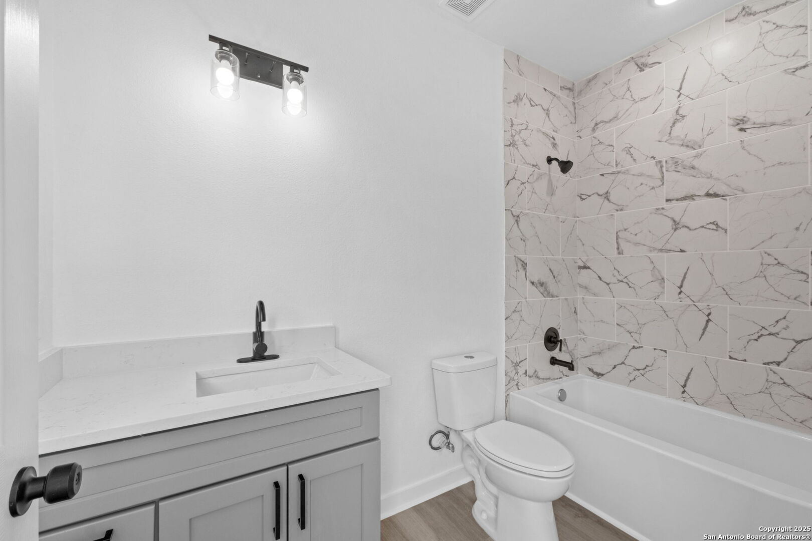 627 S Olive St, #201,202