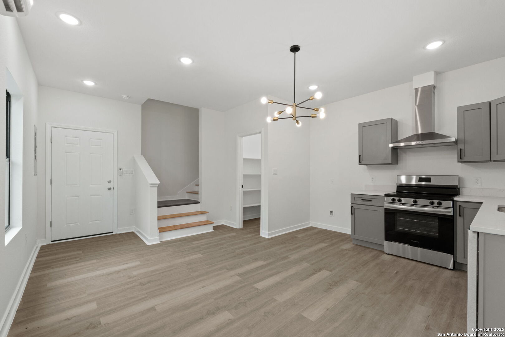 627 S Olive St, #201,202