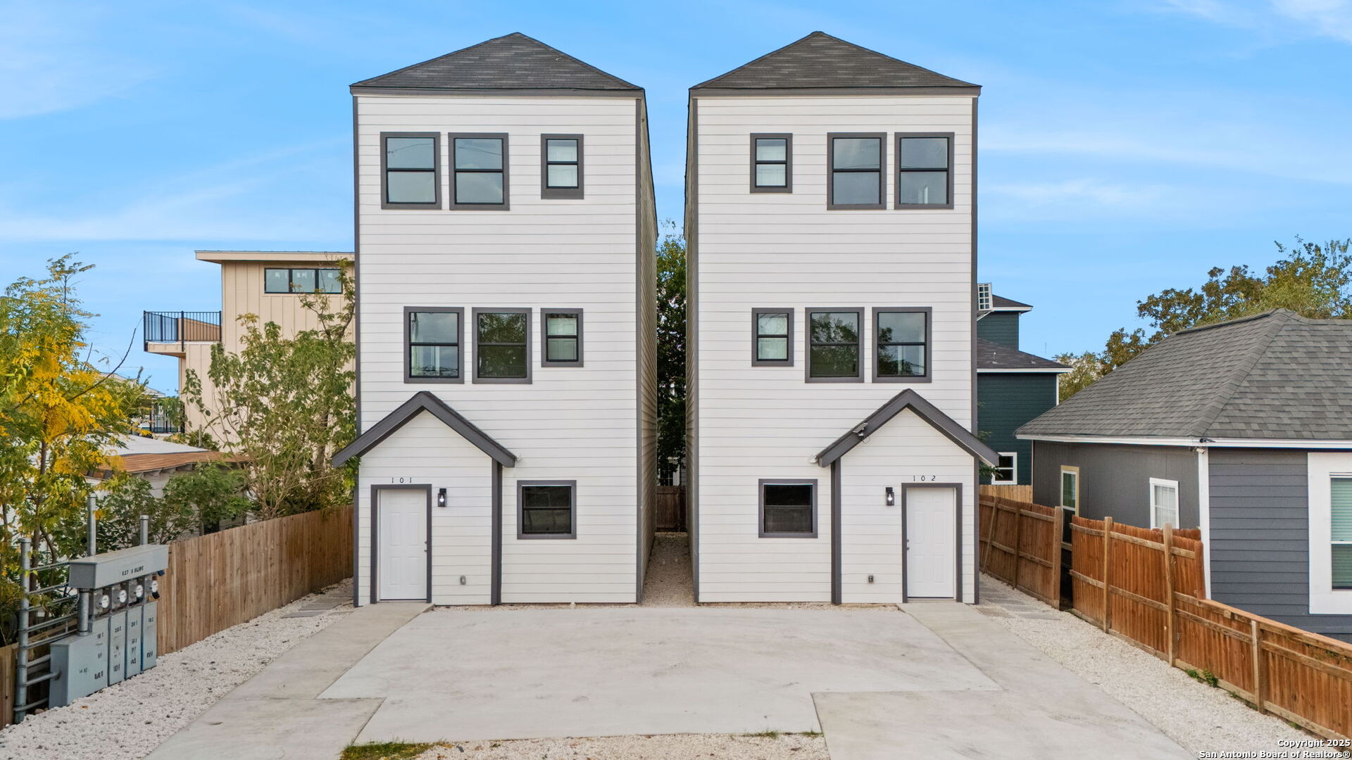 627 S Olive St, #201,202