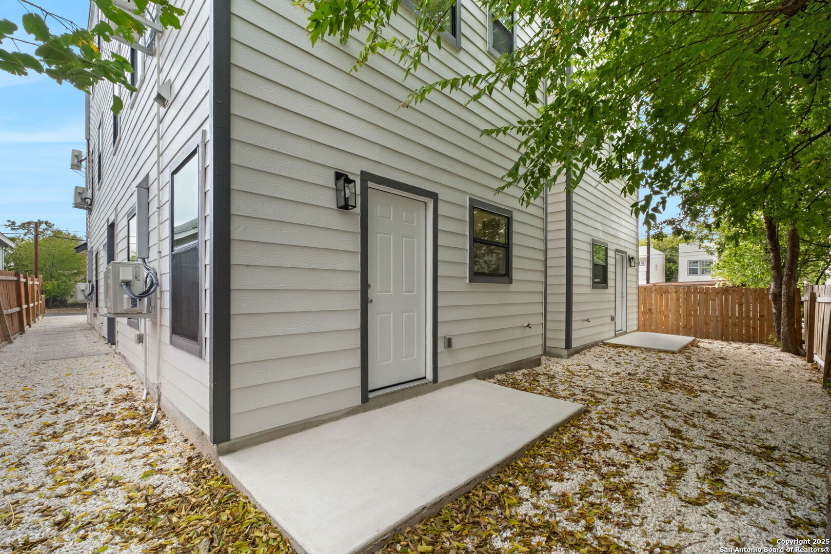 627 S Olive St, #201,202