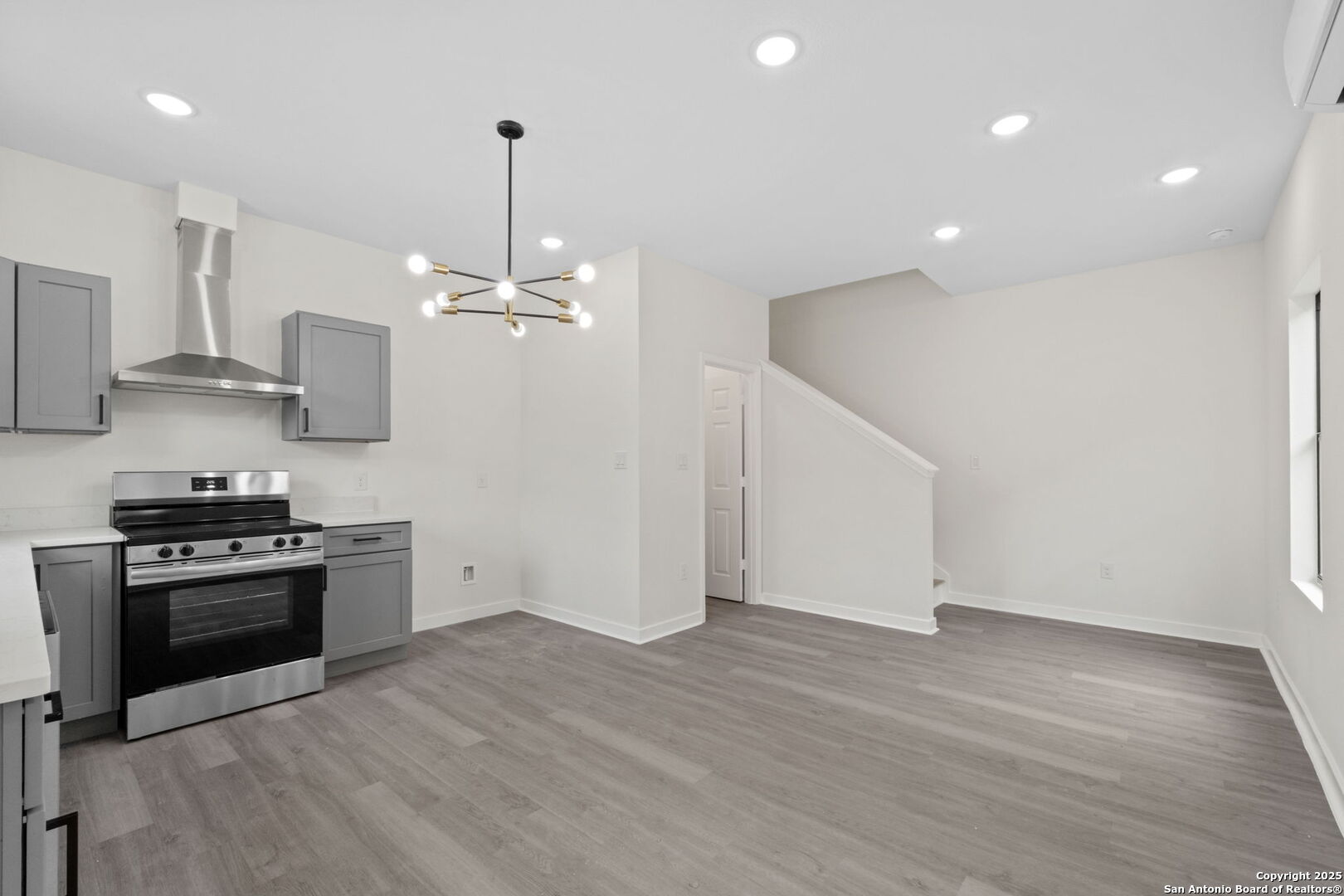 627 S Olive St, #201,202