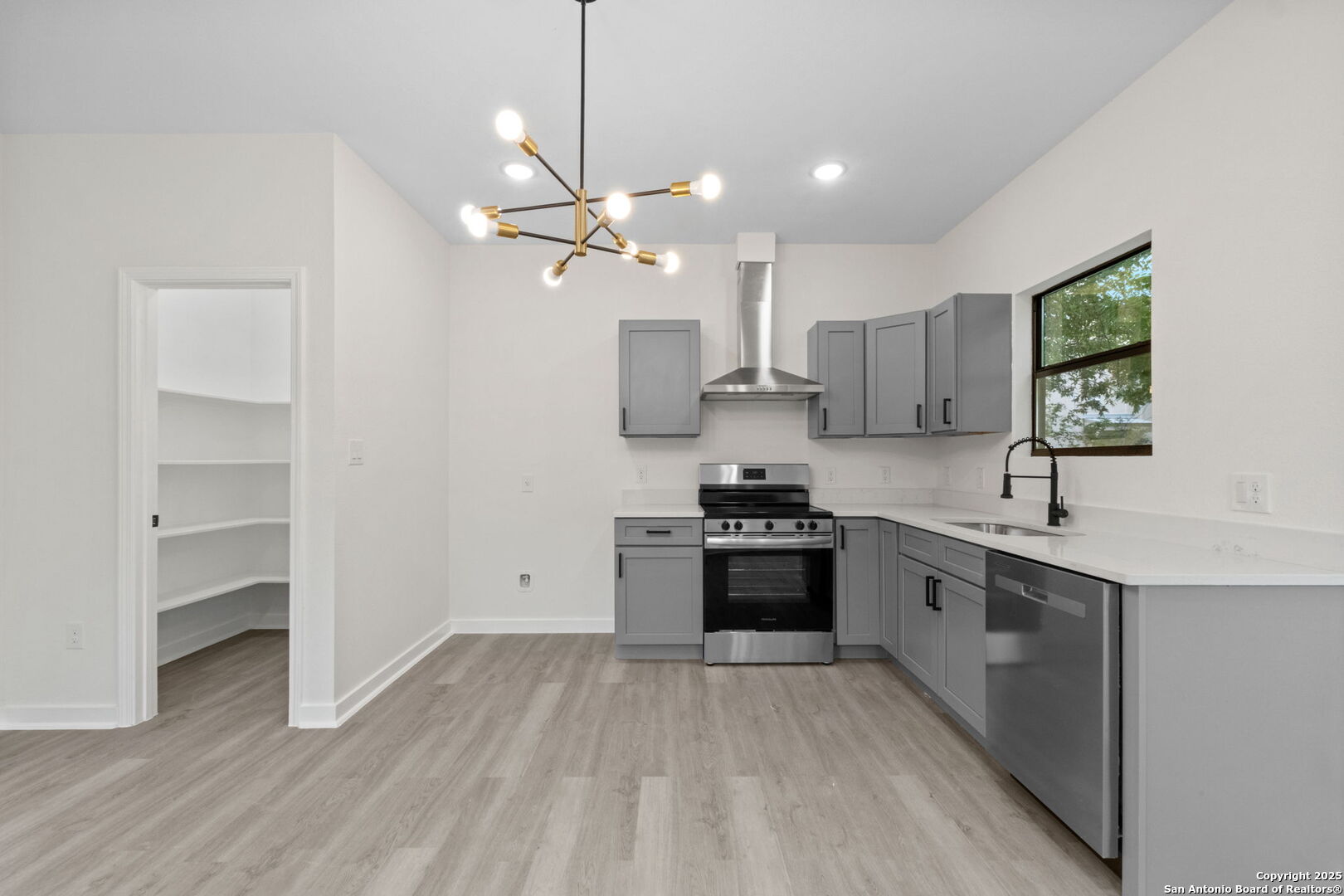 627 S Olive St, #201,202