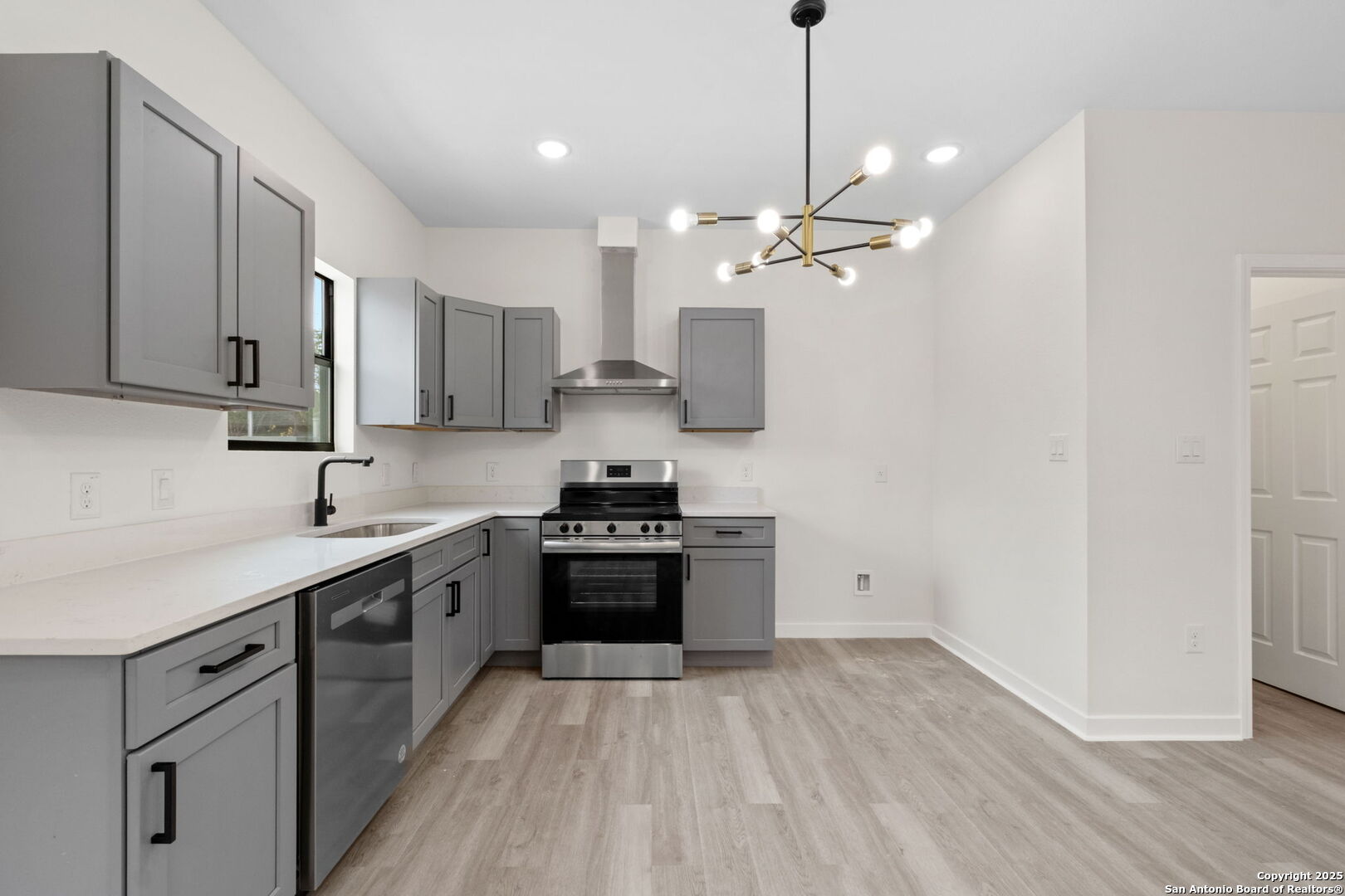 627 S Olive St, #201,202