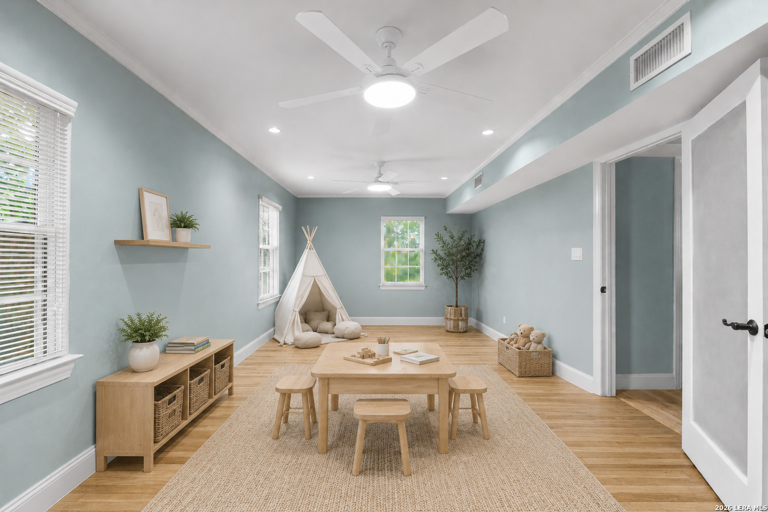 135 Blue Bonnet Blvd
