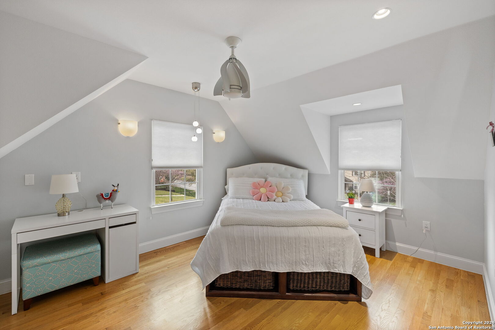 135 Blue Bonnet Blvd