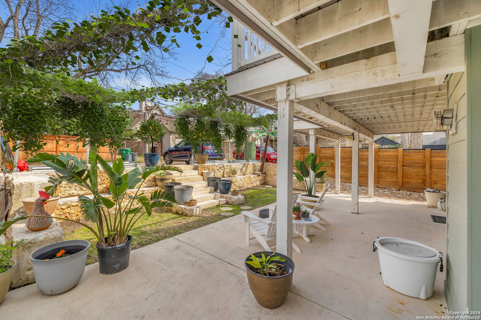 135 Blue Bonnet Blvd