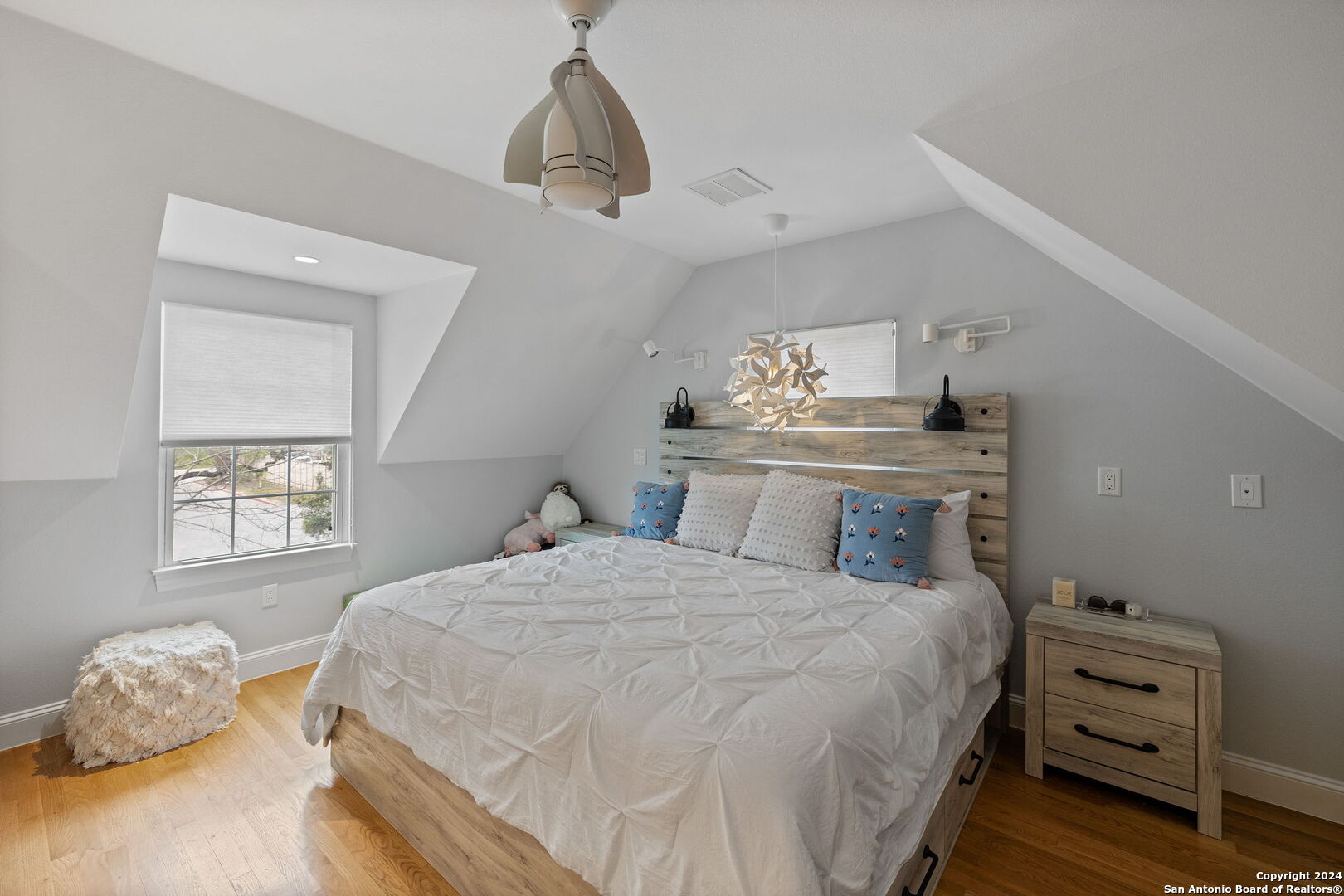 135 Blue Bonnet Blvd