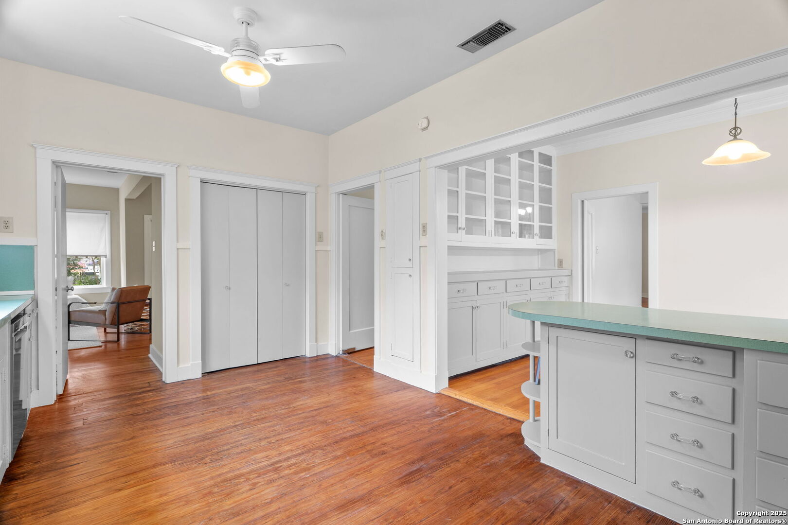 247 E Rosewood