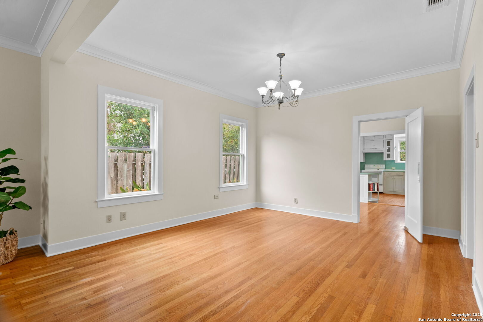 247 E Rosewood