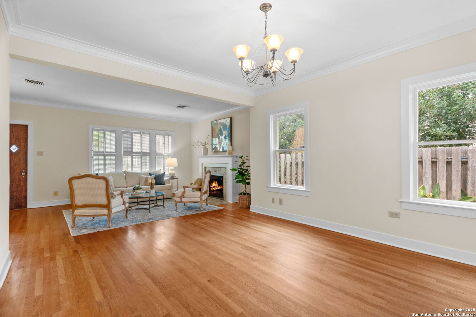 247 E Rosewood