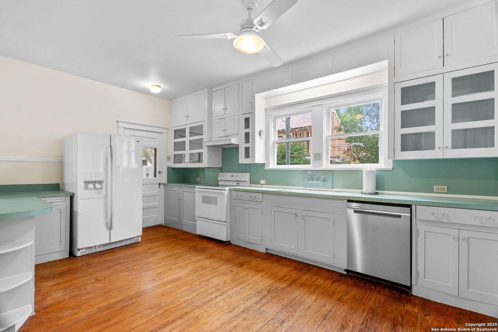 247 E Rosewood