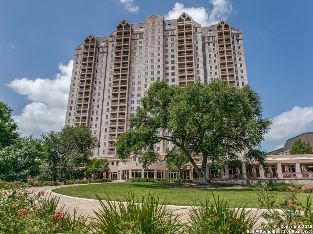 1 Towers Park Ln 412