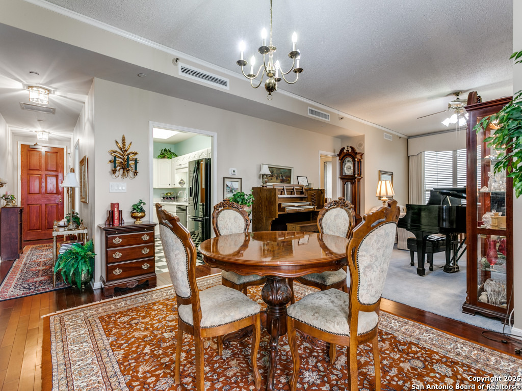 1 Towers Park Ln 412