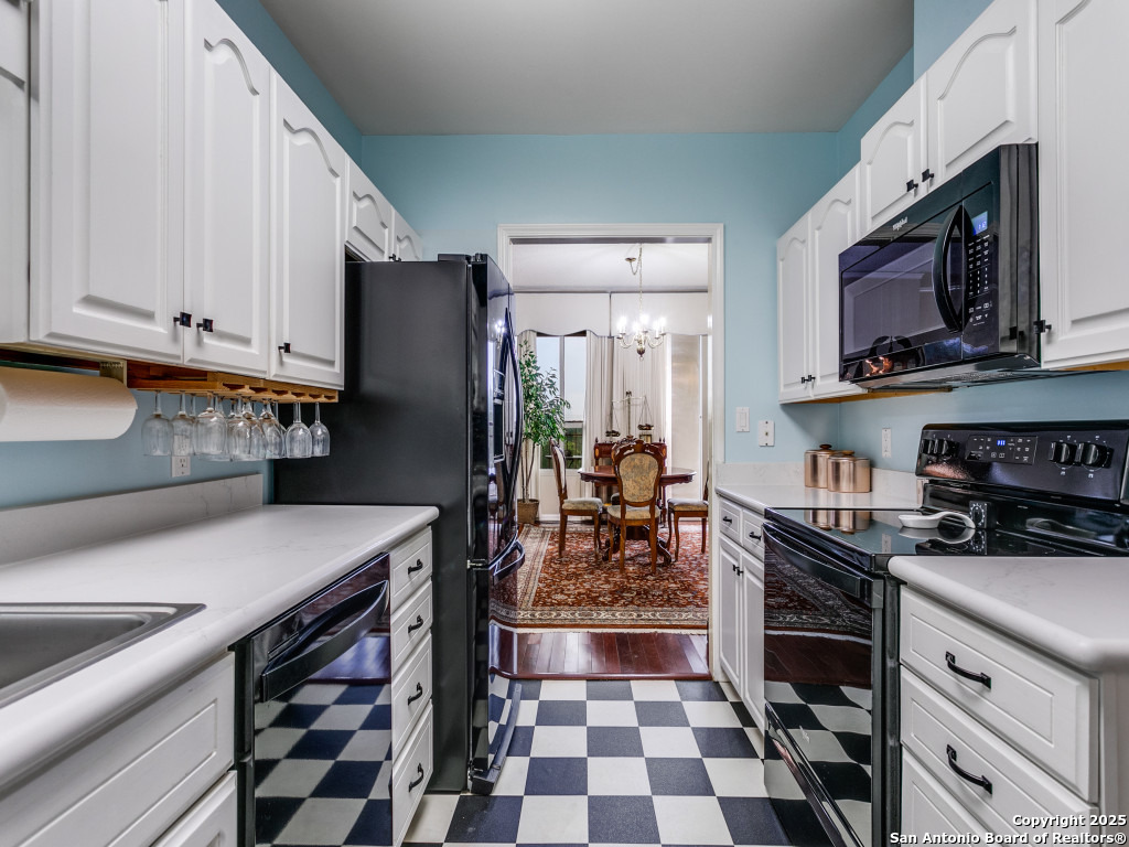 1 Towers Park Ln 412