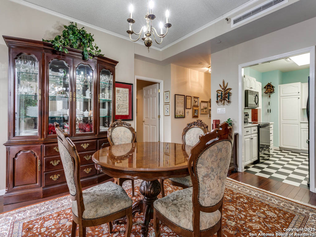 1 Towers Park Ln 412