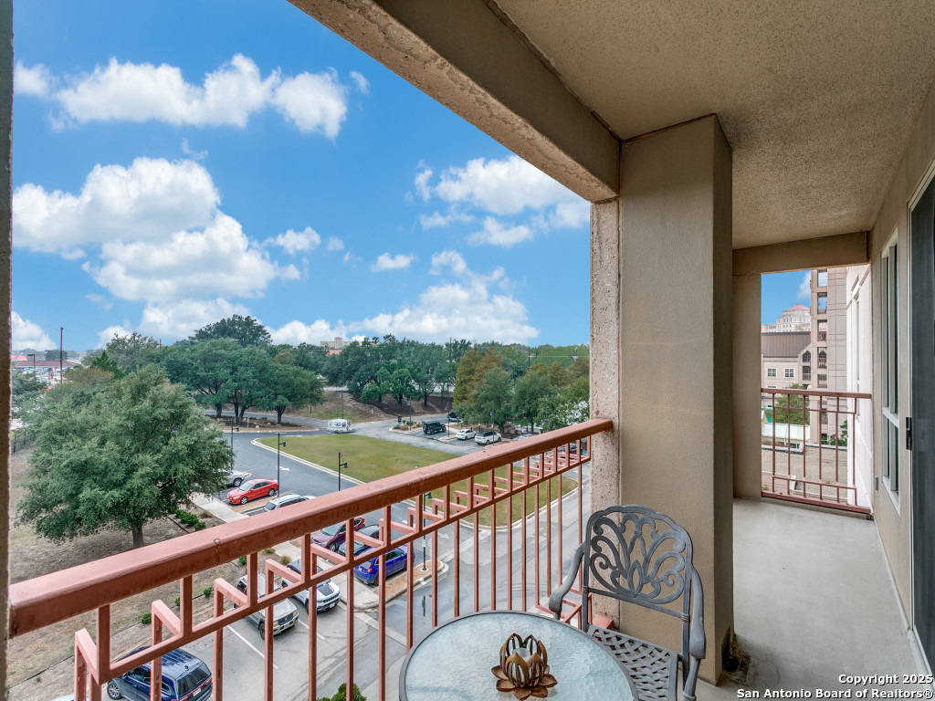 1 Towers Park Ln 412